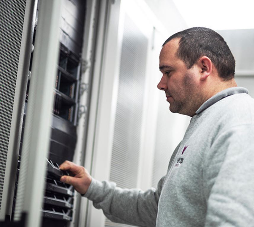 Remote Hands in VeloxServ Wolverhampton colocation space